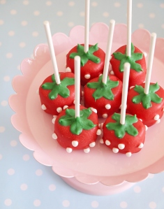 Strawberry_Shaped_Cake_pops